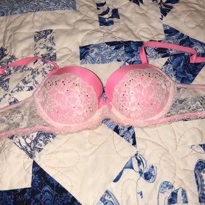 34 B Victoria’s Secret Bra